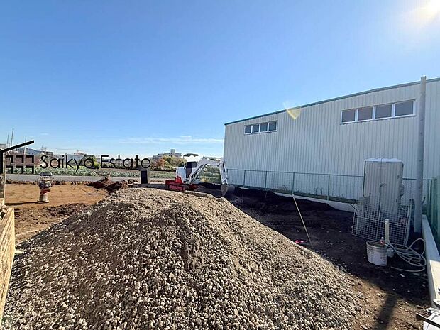 【現地写真】長期優良住宅！各棟18帖以上の広々LDK×収納付きの居室が4部屋！こだわりの間取りプラン！