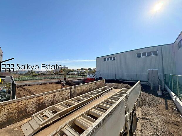 【現地写真】小学校まで徒歩約7分でお子様が無理なく通える距離です。保育園や幼稚園も近くに多数点在！子育てファミリーに嬉しい環境です！