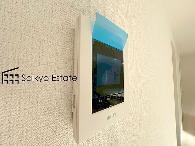 【TVモニター付きインターホン】「TVモニター付きインターホン」は、玄関に行かなくても誰が来たのか確認でき、お子様のお留守番も安心です。
