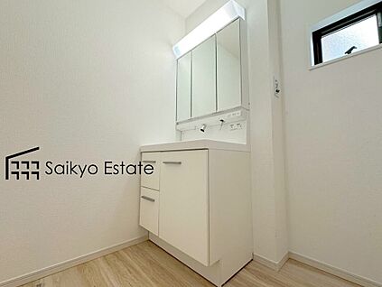 【シャワー付き洗面化粧台】