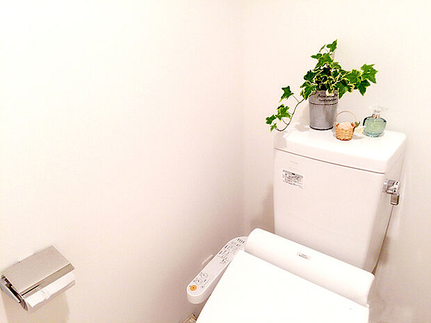 【【ウォシュレット付トイレ】】快適な温水洗浄便座付。いつも使うトイレだからこそ、こだわりたいポイントですね。