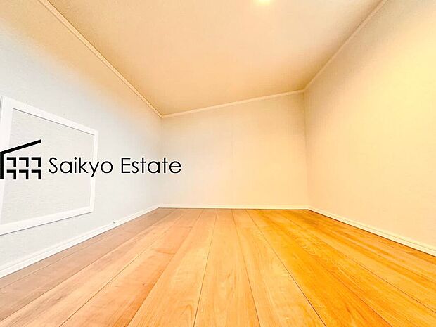 【小屋裏収納【施工例】】収納力がアップする小屋裏収納付き。季節のものや、イベントでしか使わない使用頻度の低いものをしまっておくのに便利です。
