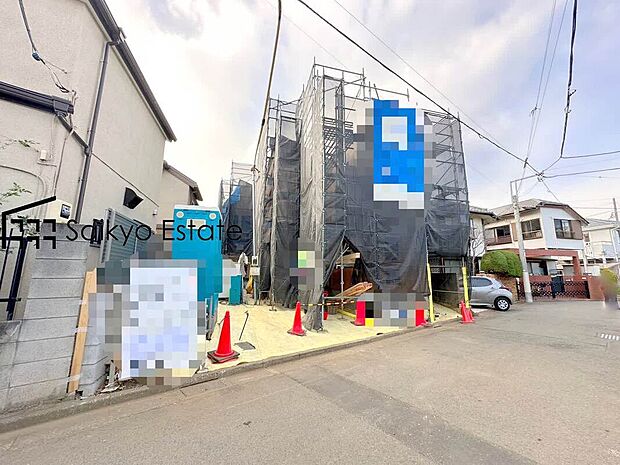 【現地外観】小学校まで徒歩約5分、中学校まで徒歩約13分でお子様が無理なく通える距離です。保育園や幼稚園も近くに多数あり、子育てファミリーには嬉しい環境です!