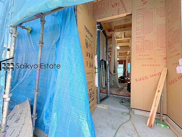 【玄関】玄関ドアにはLIXILの「カザスプラス」を標準装備!カードキーやスマホで施錠・開錠可能です!