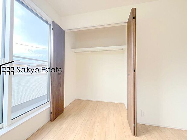 【収納(施工例)】各居室に収納を設けておりますので、衣類の他にもカバンや小物など何でも収納して、居室の全空間を有効活用できます♪