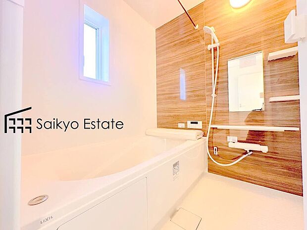 【浴室(施工例)】一日の疲れを癒してくれる一坪タイプの広々バスルーム♪雨の日のお洗濯にも大活躍な浴室暖房乾燥機付きです!