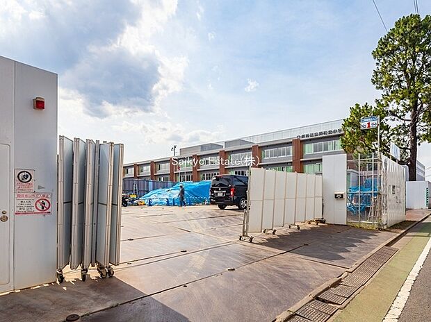 練馬区立関町北小学校(約576m)