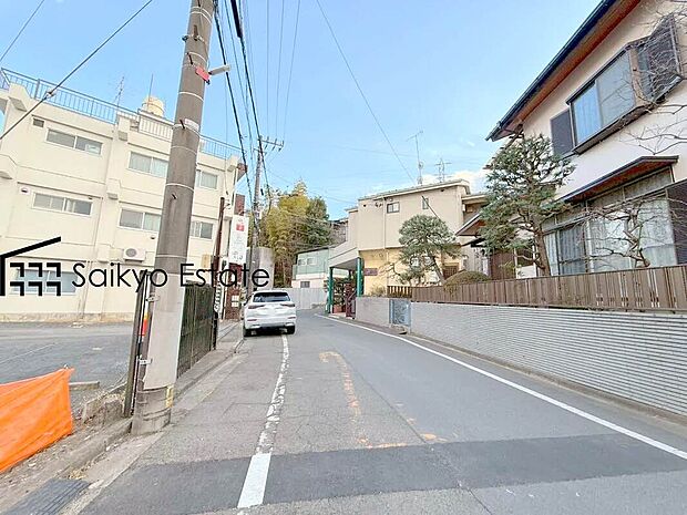 【前面道路】前面道路、幅員がございますので、駐車もスムーズに行えます！駐車が少し苦手なママさんでも安心ですね♪