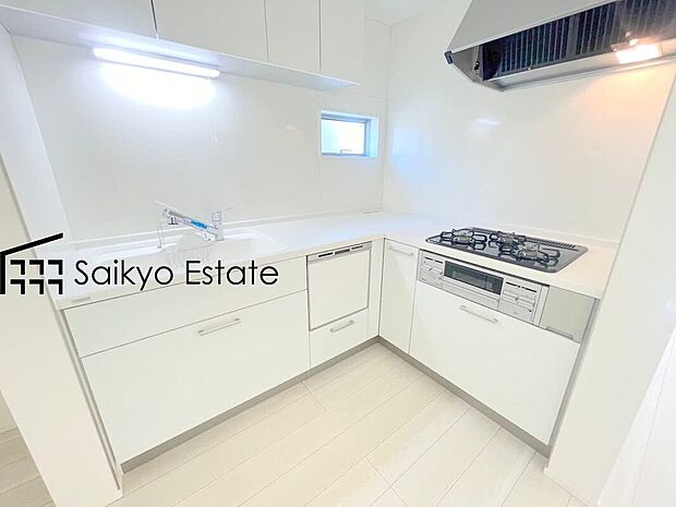 【キッチン【施工例】】L字型キッチンはキッチン内での作業動線が短く、効率的にお料理ができます。