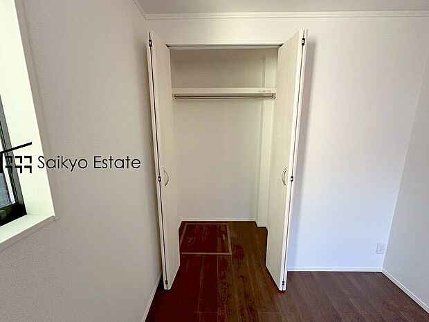 【収納】各居室に収納を設けておりますので、衣類の他にもカバンや小物など何でも収納して、居室の全空間を有効活用できます♪