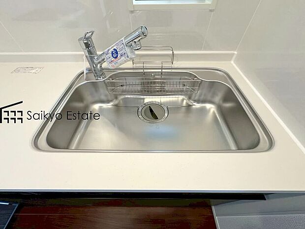 【【浄水器】】浄水器をスリムに内蔵したハンドシャワー式の水栓金具です。シンクもスッキリ!