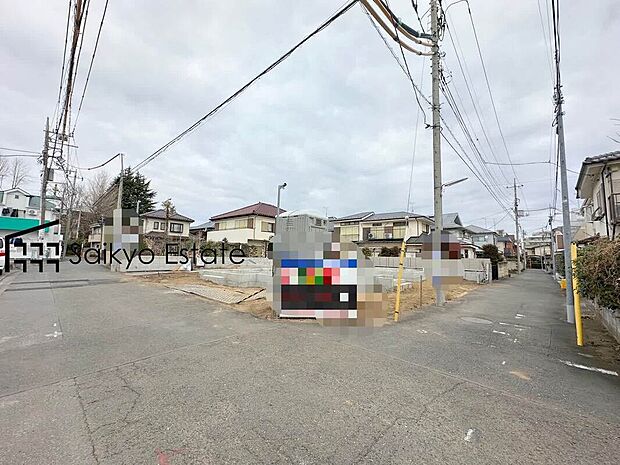 【現地写真】前面道路、幅員がございますので、駐車もスムーズに行えます!駐車が少し苦手なママさんでも安心ですね♪