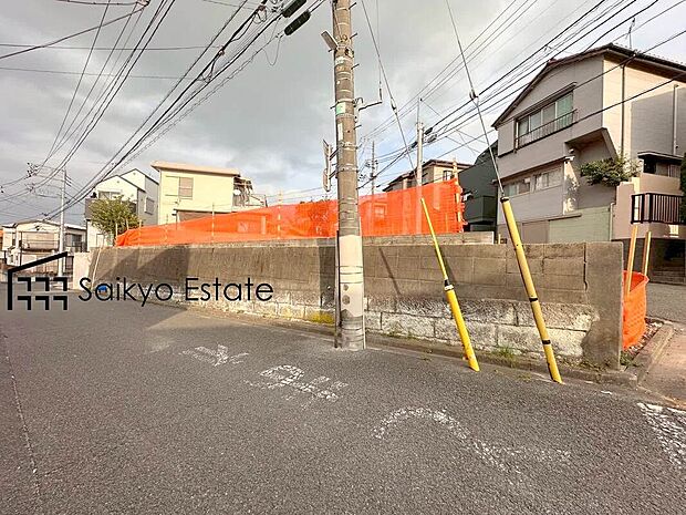 【現地土地写真】小・中学校まで徒歩約8分でお子様が無理なく通える距離です。保育園や幼稚園も近くに多数あり、子育てファミリーには嬉しい環境です！