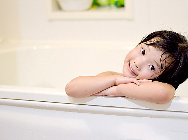 【オートバスシステム】「オートバスシステム」は浴室のお湯張り、温度調整などを、キッチンなど浴室以外から操作が出来る便利なシステムです。