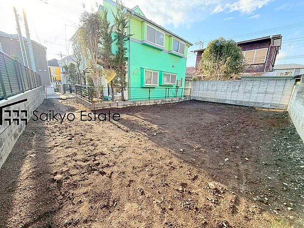 【前面道路】交通量の少ない前面道路ですので、小さなお子様がおられるご家庭でも安心してお住まいいただけます。