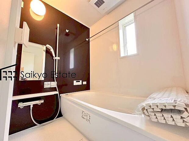 【浴室【施工例】】一日の疲れを癒してくれる一坪タイプの広々バスルーム♪雨の日のお洗濯にも大活躍な浴室暖房乾燥機付きです!