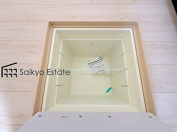 【床下収納】「床下収納」はストックの食材や普段使わない調理器具・食器などを管理しやすく収納できます。