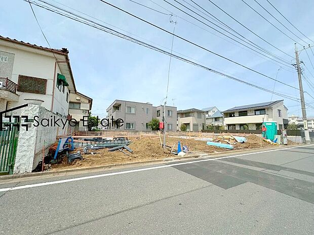 【現地写真】小・中学校まで徒歩約4分でお子様が無理なく通える距離です。保育園や幼稚園も近くに多数あり、子育てファミリーには嬉しい環境です！