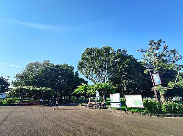 六仙公園(約1,040m)