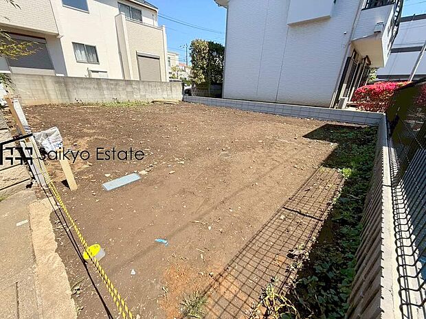 【現地写真】スーパー、コンビニ、ドラッグストアが徒歩10分圏内に揃い生活環境良好です!急なお買い物も安心です♪