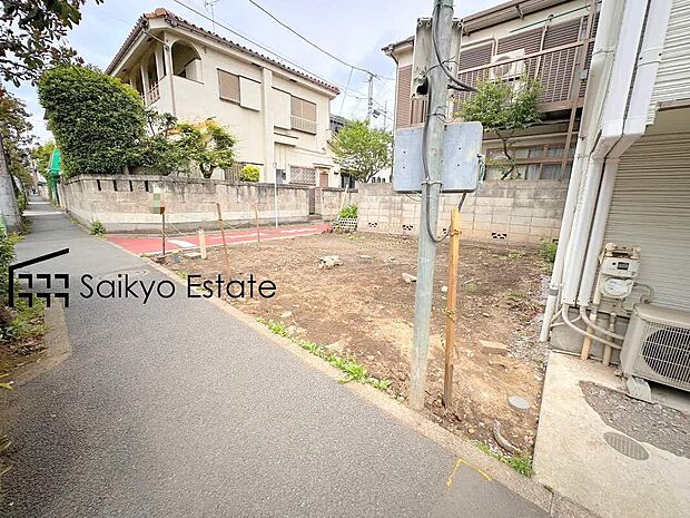 【現地写真】南側道路に面した陽当たり良く開放感のある南西角地です!LDKゆとりの14.51帖!2階部分のためプライバシー性にも優れております!