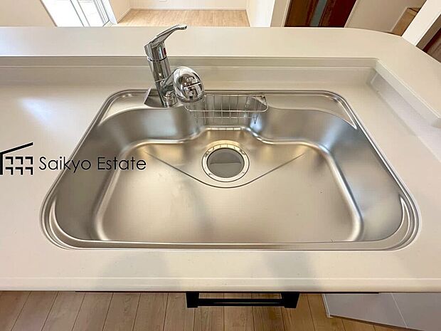 【【浄水器】】浄水器をスリムに内蔵したハンドシャワー式の水栓金具です。シンクもスッキリ！