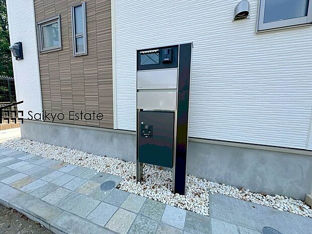【【ポスト一体型宅配ボックス】】「宅配BOX」もございますので不在時でも安心です！時間に拘束されないストレスフリーな生活を！
