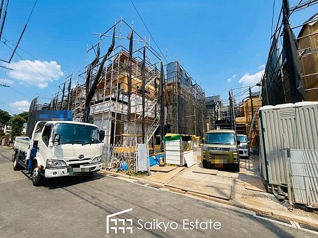 【現地写真】敷地面積ゆとりの30坪超!広々LDKに居室が3~4部屋!各棟WICやSIC、パントリーなど豊富な収納スペース!全棟、こだわりの間取りとなっております。