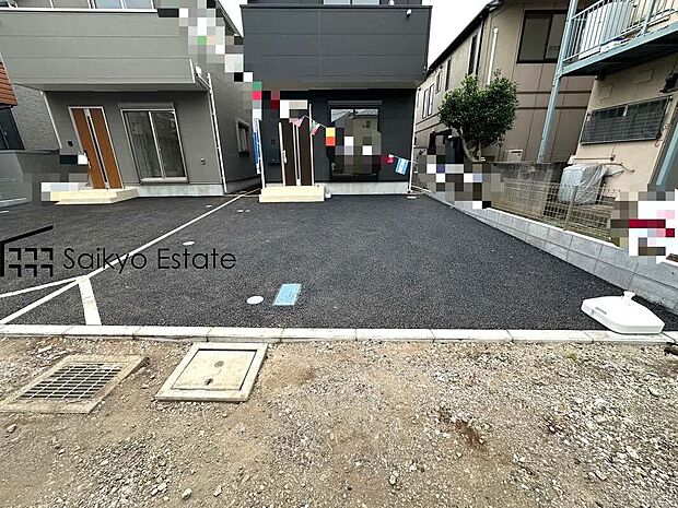 【駐車場(2号棟)】駐車スペースは2台可能です!来客時などに便利な他、セカンドカーをお持ちの方、購入をご検討の方は必見です!