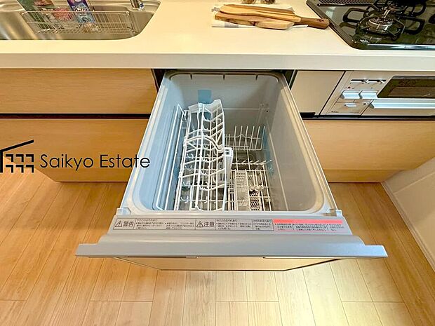 【食洗機】手洗いよりも経済的で家計に優しい「ビルトイン食洗機」が標準装備なのはママの強い味方ですね。