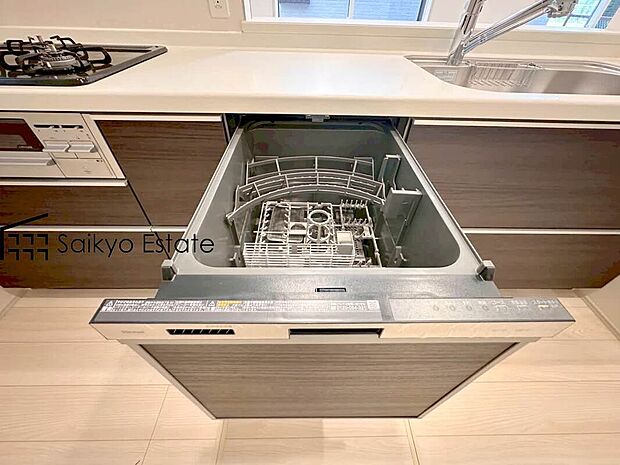 【食洗機】手洗いよりも経済的で家計に優しい「ビルトイン食洗機」が標準装備なのはママの強い味方ですね。