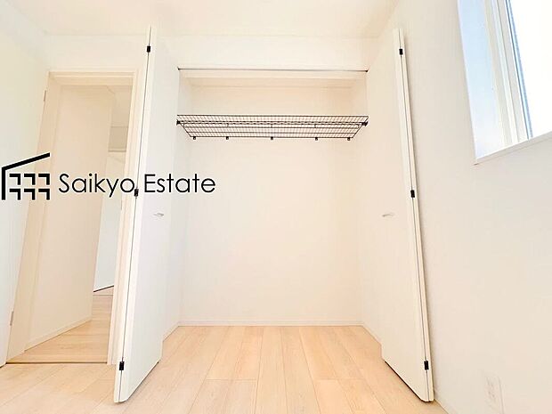 【収納【施工例】】クローゼット付きの居室は、洋服や荷物など仕分けができるので、お子様も整理整頓がしっかりできますね。
