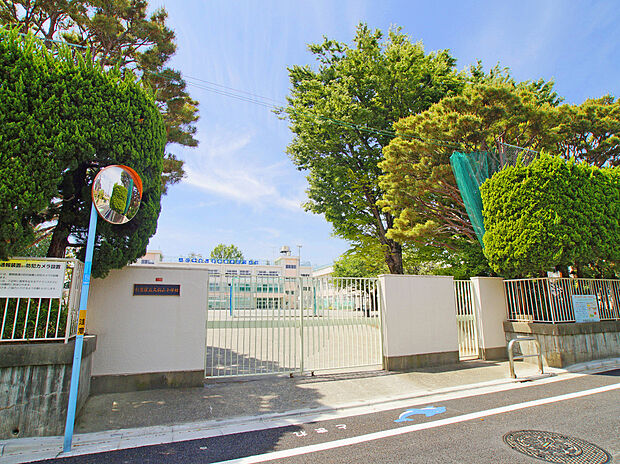 杉並区立久我山小学校(約30m)