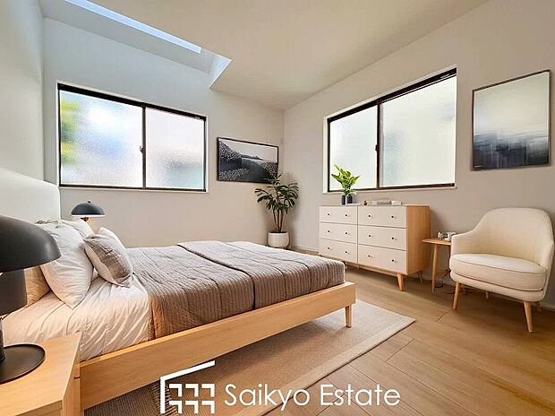 【居室【施工例】】2面採光で明るく風通しも良好です！天気の良い日は是非窓を開けて空気の入れ替えをしてみるのはいかがでしょうか♪
