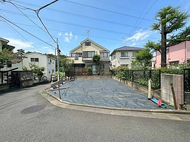 【現地写真】陽当たり良く開放感のある南西角地！小屋裏収納付きの3LDK♪ガスを効率よく使えるハイクオリティ熱源器「エコジョーズ」標準装備！