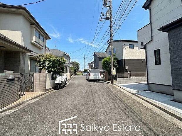 【前面道路】交通量の少ない前面道路ですので、小さなお子様がおられるご家庭でも安心してお住まいいただけます。
