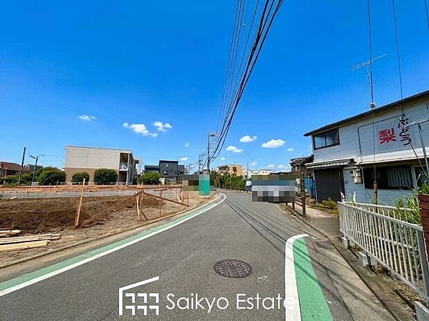 【前面道路】交通量の少ない前面道路ですので、小さなお子様がおられるご家庭でも安心してお住まいいただけます。