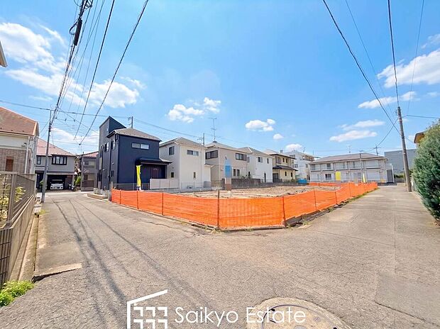 【前面道路を含む現地写真】小学校まで徒歩約6分、中学校まで徒歩約12分でお子様が無理なく通える距離です。保育園や幼稚園も近くに多数あり、子育てファミリーには嬉しい環境です!