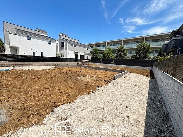 【現地写真】小学校まで徒歩約6分、中学校まで徒歩約15分でお子様が無理なく通える距離です。保育園や幼稚園も近くに多数あり、子育てファミリーには嬉しい環境です!