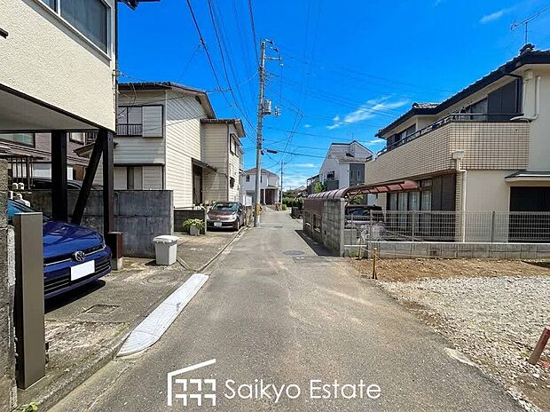 【前面道路】交通量の少ない前面道路ですので、小さなお子様がおられるご家庭でも安心してお住まいいただけます。