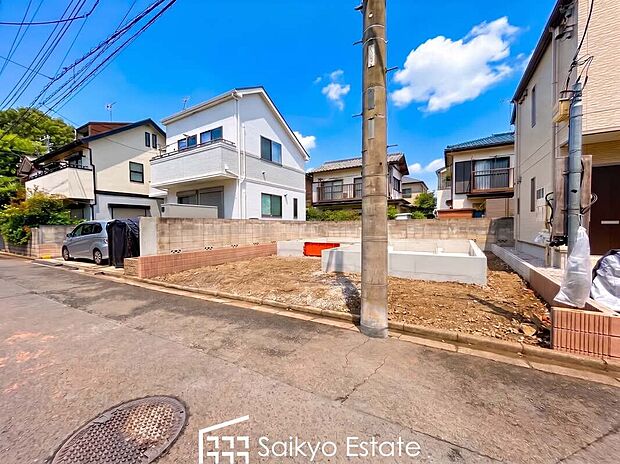 【現地外観】小学校まで徒歩約8分、中学校まで徒歩約11分!お子様が無理なく通える距離です。保育園や幼稚園も近くに多数点在!お子様を安心して送り出せます。