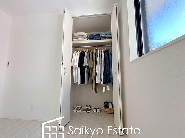 【収納【施工例】】各居室に収納を設けておりますので、衣類の他にもカバンや小物など何でも収納して、居室の全空間を有効活用できます♪