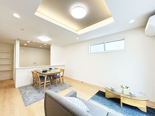 【LDK：16帖】
耐震等級3取得、制震構造により地震に強い邸宅！
地震が多い日本でも安心して暮らせます！
即日ご内覧可能！お気軽にお問い合わせください！