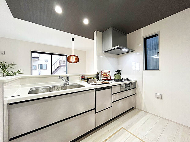 【建物プラン例：Kitchen】
食洗器搭載システムキッチンを採用可能！
建物面積：100m2｜建物参考価格：2003万円