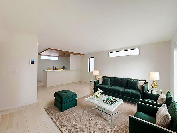 【LDK】
アクセントクロスが採用された一色単調にならず部屋全体にメリハリが付き、おしゃれな雰囲気での暮らし。