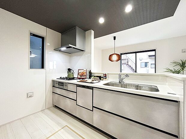 【【建物プラン例】】ZEH水準仕様、設計・建設性能評価書取得前提の永く安心して暮らせる住まい。
建売分譲では叶わない、お好みのプラン・カラーセレクトでの建築が可能！
建物面積：80m2｜建物参考価格：2000万円