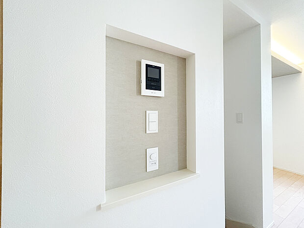 【【TVモニター付インターホン】】来客時に誰が来たかをモニターで確認できるので、防犯に繋がります。