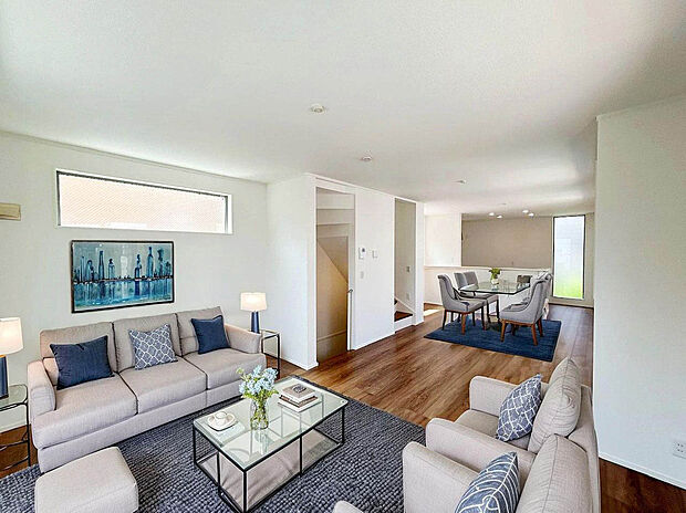 【【施工例：LDK】】各棟LDK15帖超+4～5部屋の広々とした間取りプラン。収納も豊富で部屋をキレイな状態で保ちやすくなります。