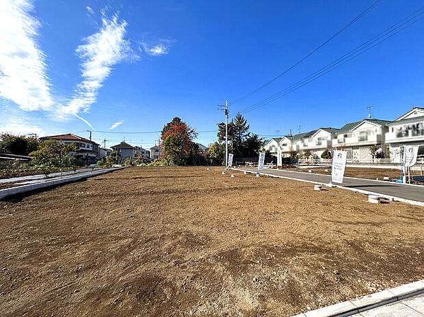 【【外観:12月上旬撮影】】公園が徒歩圏内に多数点在しているので、お子様を連れて遊びに出かけることも出来る立地です。