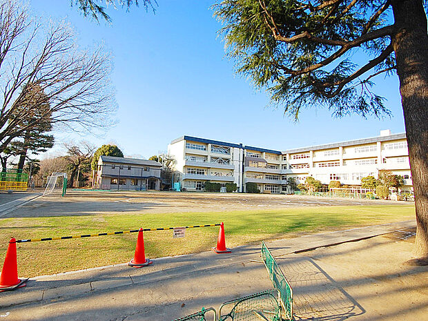 調布市立深大寺小学校（約756m）